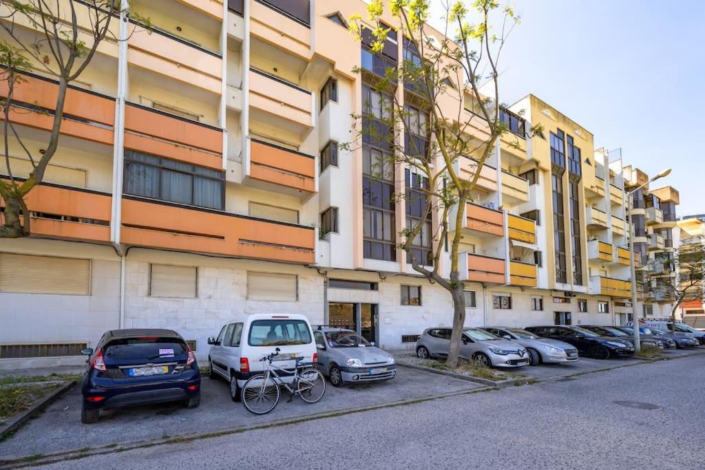 Cozy Apartment Near The Beach In Costa De Caparica Costa da Caparica Exterior foto